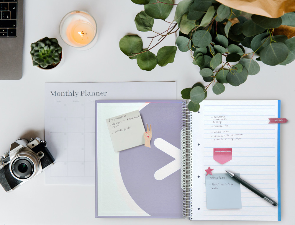 CUADERNO ESPIRAL A4 MICRO ANTARTIK TAPA FORRADA 120H 90 GR HORIZONTAL 5 BANDAS 4 TALADROS COLOR LAVANDA