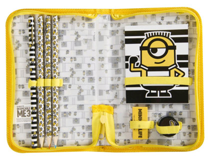 BOLSO PORTATODO CON CREMALLERA MINIONS CON LIBRETA GOMA SACAPUNTAS Y LAPICES COLORES